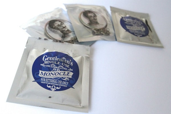 13. "Одноразовые монокли", выглядящие как презервативы