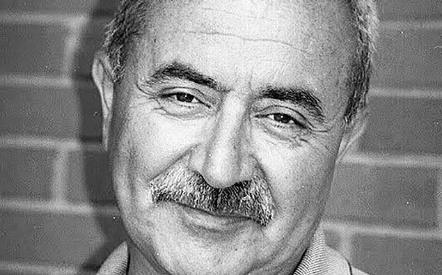 1. Yolculuk adlı şiir kitabıyla 1987 Ceyhun Atuf Kansu Şiir Ödülü'nü aldı.