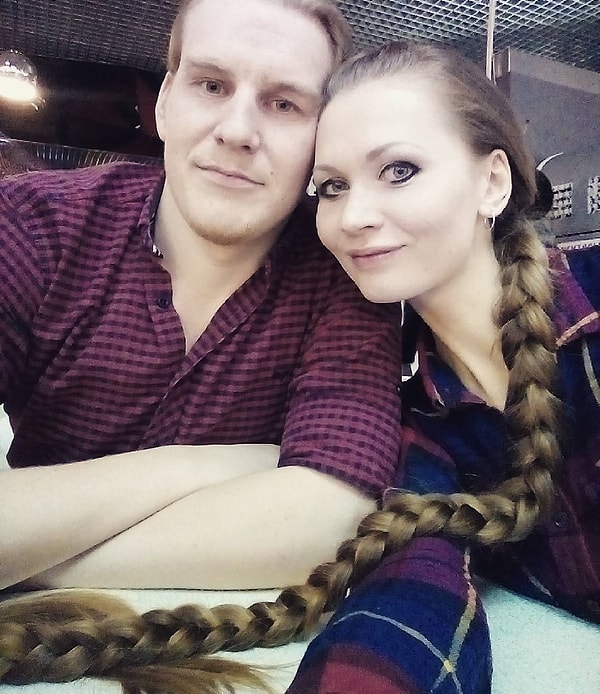 5. Молодых людей просим не беспокоиться, у нашей "Рапунцель" уже есть принц.