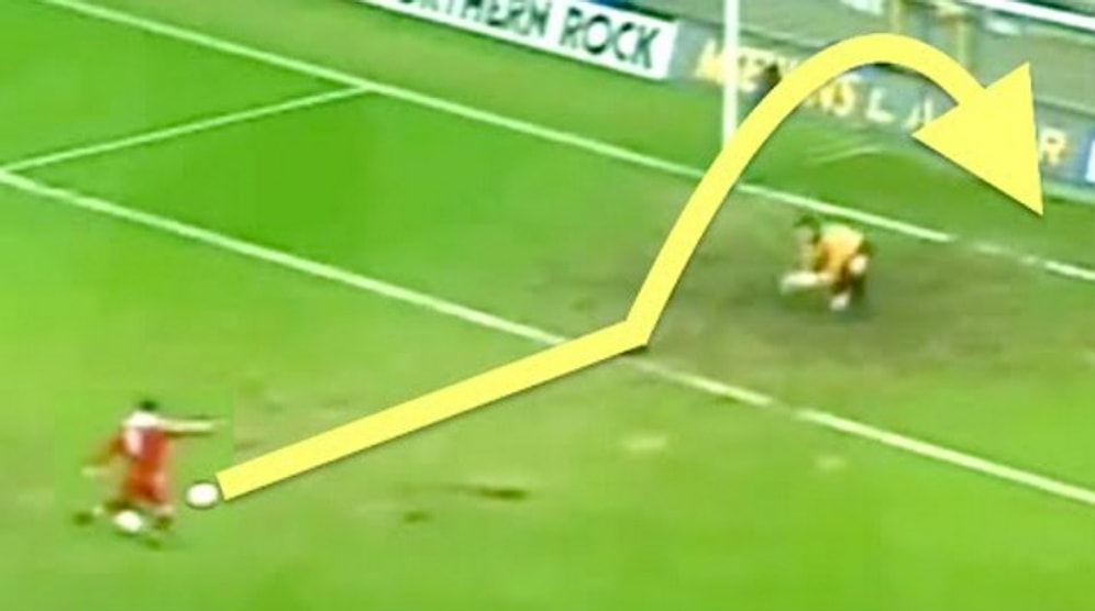 Topun İnat Edip Ağlarla Buluştuğu Futbol Tarihinin En Absürt 10 Golü!