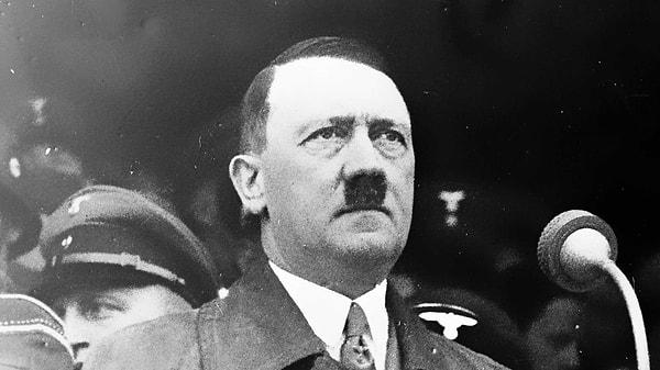 10. Eğer Hitler intihar etmeseydi, Stalin'in onu bir kafese koyup bütün Avrupa'yı gezdireceği rivayet edilir.