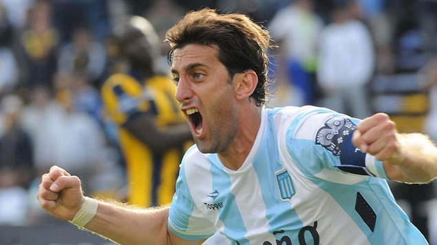 Fretes, biraz zamanlar Inter'de de forma giyen yıldız futbolcu hakkındaki hayranlığını ise 'Benim büyük idolüm o, her yaptığını seviyorum. Milito'yu izlemek için hep bu yöntemi kullanıyorum' sözleriyle dile getirdi
