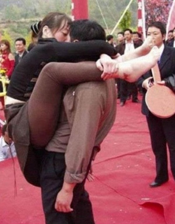 23. Мы с тобой одной крови - ты и я.