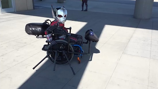 Ant-Man Cosplay'inin Hakkını Sonuna Kadar Veren Engelli Çocuk