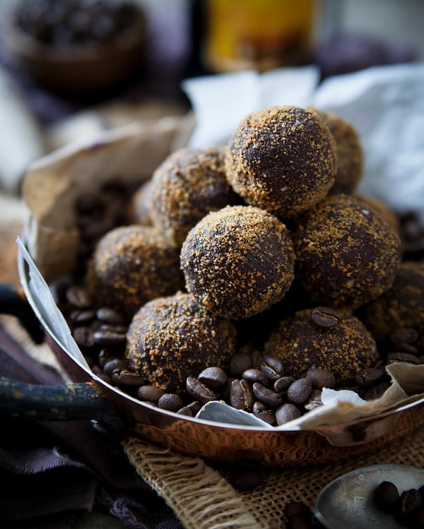 12. Шарики из темного шоколада с ликером Калуа и кофе