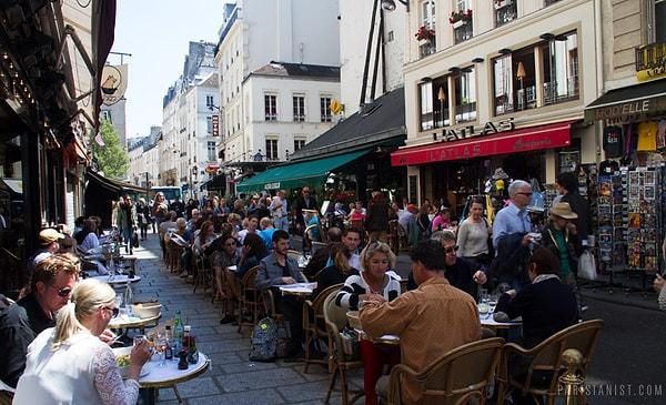 3. Rue de Buci: minicik bir Paris sokağı