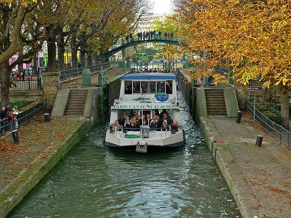 9. Paris'in romantizm sıfatının hakkını vermek için tek adres: Canal Saint Martin