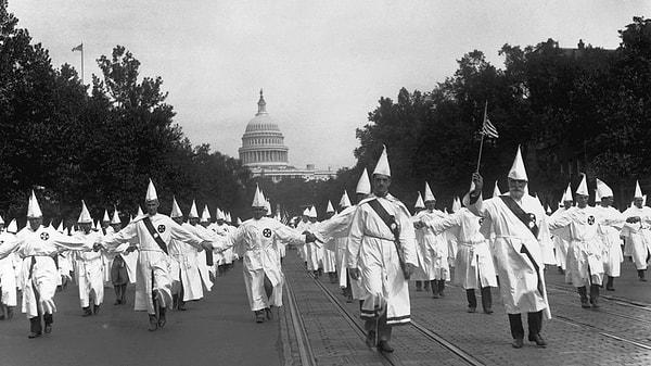 13. KKK en güçlü döneminde tahmini olarak 4-6 milyon arasında bir üye sayısına ulaştı.