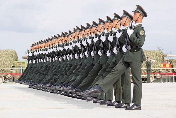 3. Çin Halk Kurtuluş Ordusu, II. Dünya Savaşı bitiminin 70. yıl dönümünde gerçekleştirecekleri gösterinin çalışmalarında.
