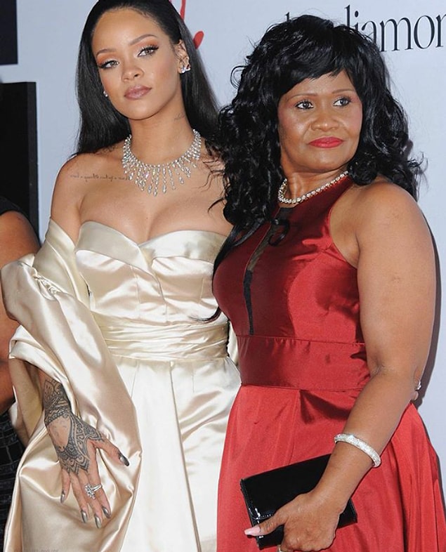 7.Rihanna'nın annesi