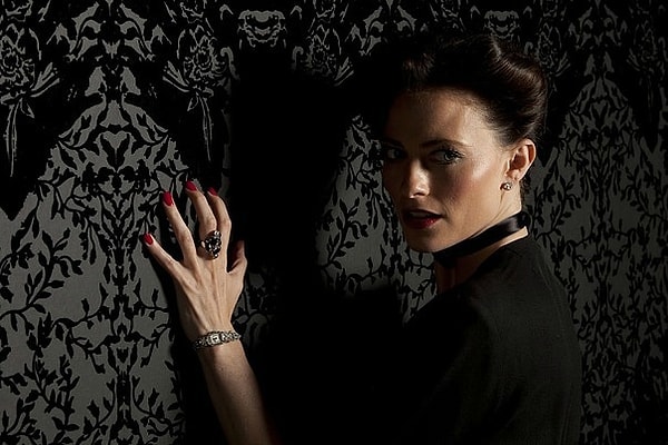 1. Я всегда нервничаю, когда сообщаю парню, что я доминантка. Я так устала от этих ошарашенных взглядов.