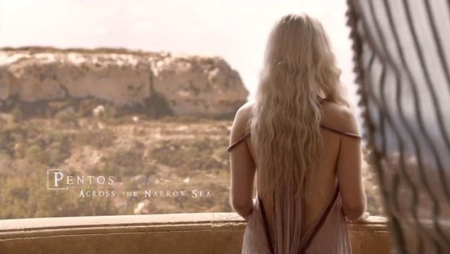 7. Emilia Clarke's wig needs two hours to be prepared in order to get her gorgeous Khaleesi hair.