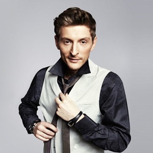 3. Диск был выпущен в феврале и стал очень популярным.