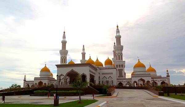 18. Sultan Haji Hassanal Bolkiah Cami