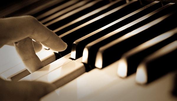4. Dünyada kaç tane piyano akortçusu yaşamaktadır?