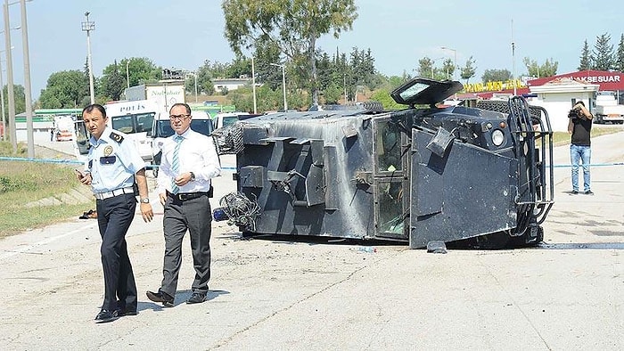 Adana'da Çevik Kuvvet Aracı Devrildi