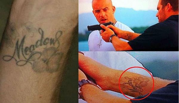 21. Hızlı ve Öfkeli'de Paul Walker'ın kolunda bulunan dövme. Gerçek hayattaki kızının ismi yazılı.