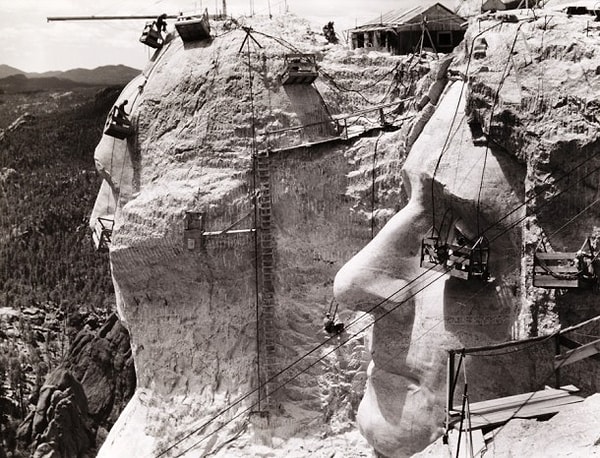 22. Гора Рашмор, Кистон, Южная Дакота (1927 – 1939)