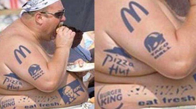 14. Sonra Amerikalılar niye obez? Adam fast food rekabet piyasasını vücuduna kazımış, demek ki o kadar seviyor yani!