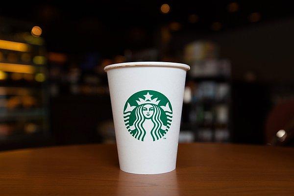2. Frappçinoaşkitom kahvesini satmaya başlamadan önce Starbucks yalnızca kahve çekirdeği satıyordu