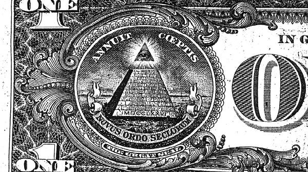 10. Dolar üzerinde bulunan piramit sembolünün masonlarla olan ilişkisi bir komplo teorisinden ibarettir.