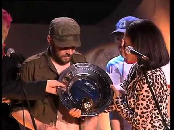 8. Лучший рок-исполнитель — группа "Ленинград"