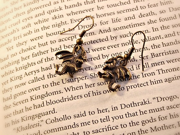 20. Эти дракончики готовы свить гнездышко у тебя на плечах