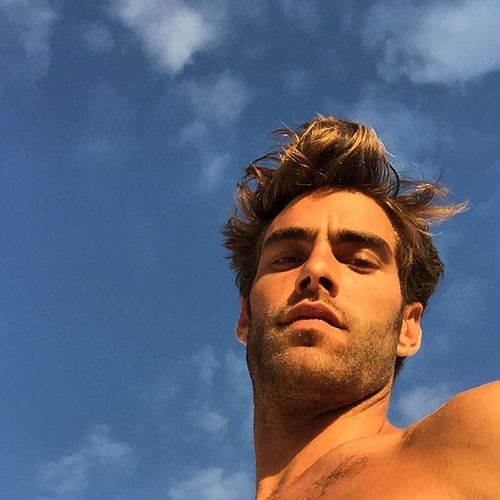 Confirmed: Taking Selfies Makes You Feel More Attractive!