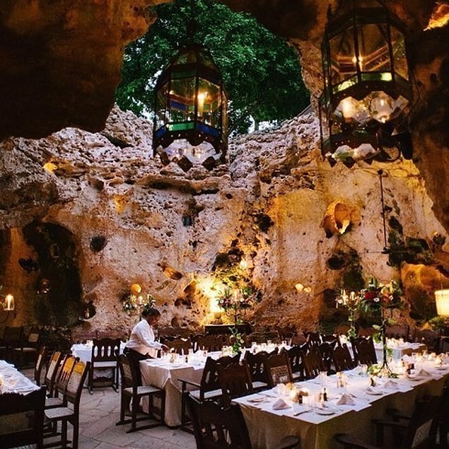 6. Ali Barbour'ın Mağara Restoranı | Diani Sahili, Kenya.