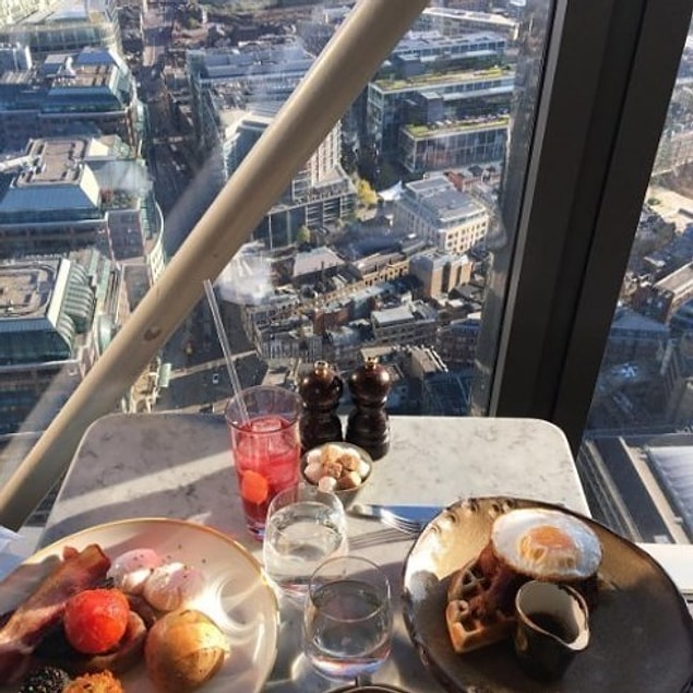 10. Duck & Waffle | Londra, Birleşik Krallık.