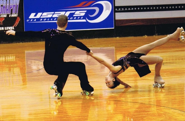 1. Фигурное катание на роликовых коньках