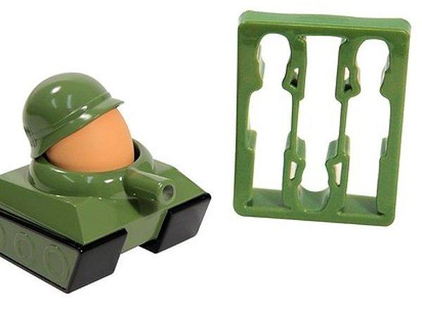 14. Askeri figürlü yumurtanklar...