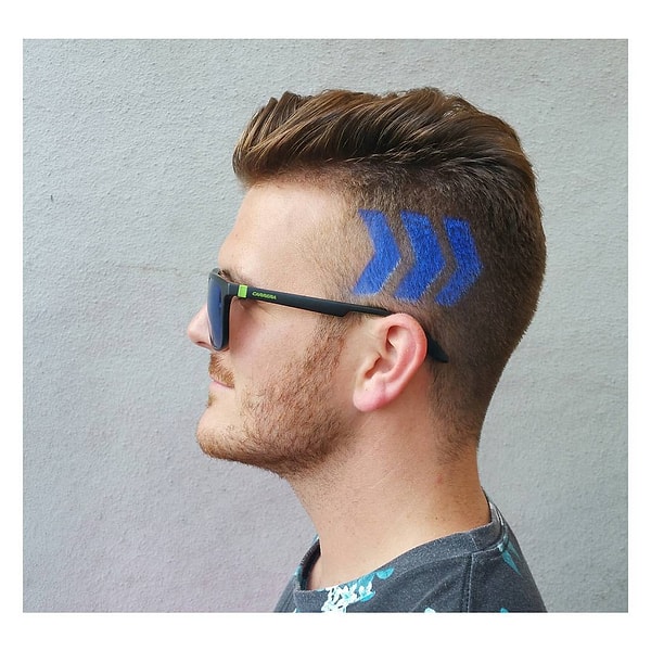 В больших городах можно повстречать таких вот "запринтованных" девушек и молодых людей.