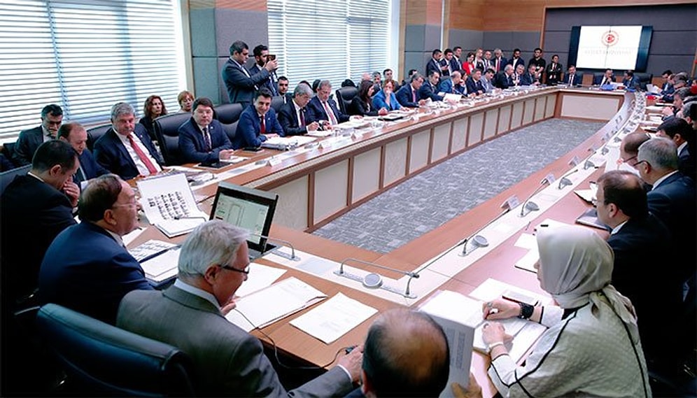 Adalet Komisyonu'nda 'Hedef Gösterme' Tartışması