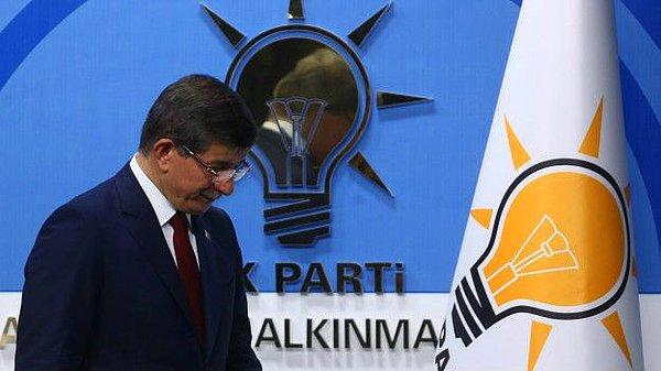 Davutoğlu'nun görevden ayrılması: 'Böyle bir şeye Türk siyasi tarihinde hiç rastlanmamıştır'