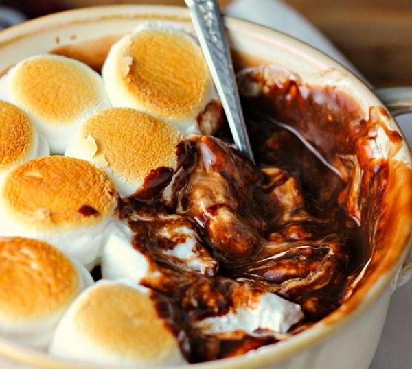 9. Peki marshmallow ve çikolatayı sıcak sıcak versek?