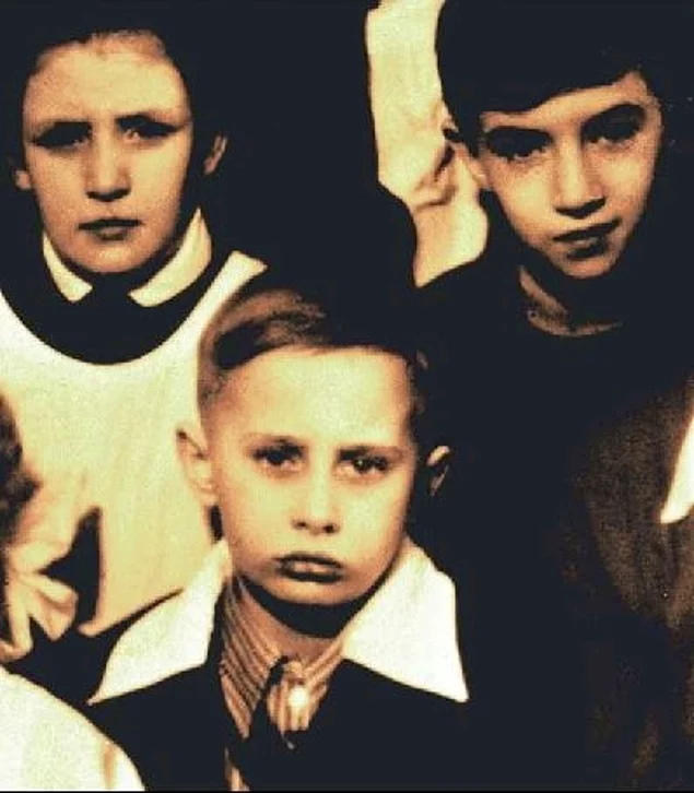 Школьное фото 8-летнего Владимира Путина