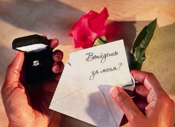 11. "Когда он лишил меня девственности, то расплакался и сделал мне предложение. Я смогла только нервно рассмеяться. Больше мы об этом никогда не говорили".