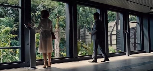 4. Jurassic World: The window to her left is completely ok.