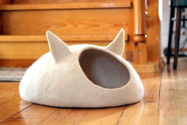 7. Кошачий домик в форме кота