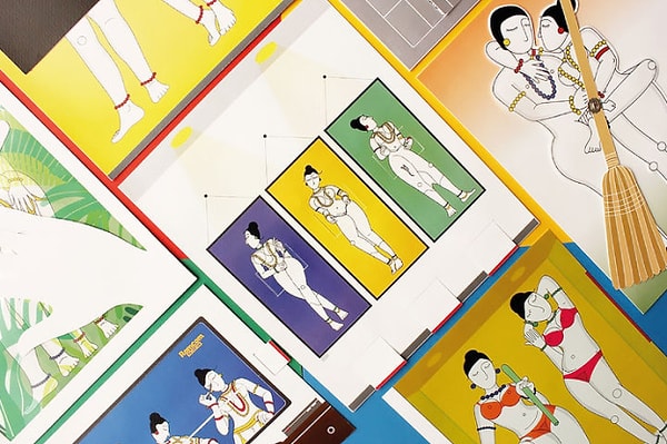 2. Для своего проекта Чандра выбрала «изображения из храма Кхаджурахо и наложила на них примеры цензуры, чтобы показать диалог между прошлым и настоящим».