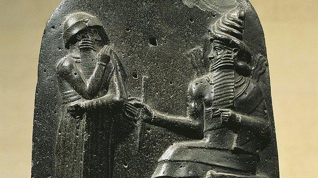 1. Hammurabi (Yaklaşık M.Ö. 1760)