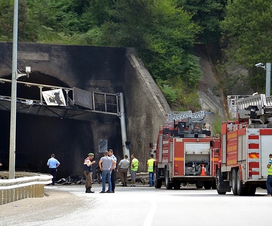 Bolu'da TIR Tünel Girişine Çarptı: 5 Kişi Yanarak Can Verdi