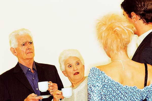 25. Встреча с родителями парня не добавляет неловкости