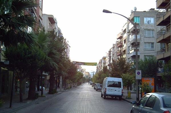 7. Akhisar'ın İstiklal Caddesi: Tahir Ün Caddesi