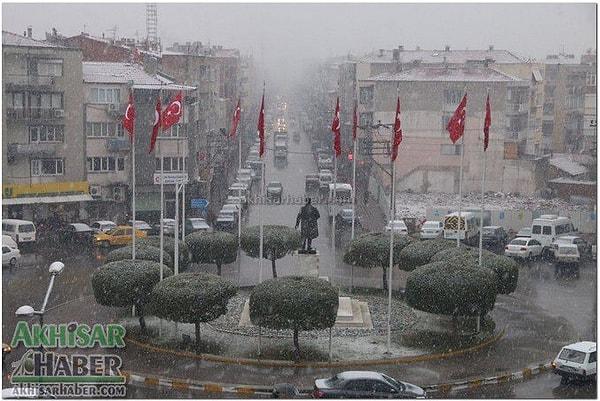 11. Milli Egemenlik Meydanı Atatürk Anıtı