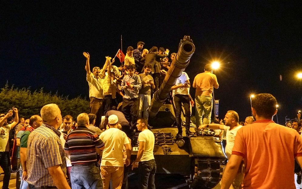 O İş Artık Öyle Değil: 14 Maddeyle İnternetin Darbeyi Zorlaştıran Muazzam Gücü