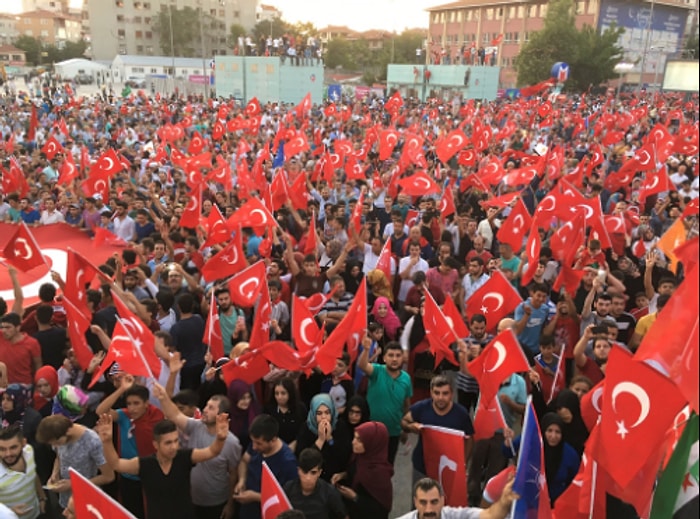 Halk Meydanlarda: Dün Başlayan Meydanlara Çıkma Çağrısı Bugün de Yinelendi!