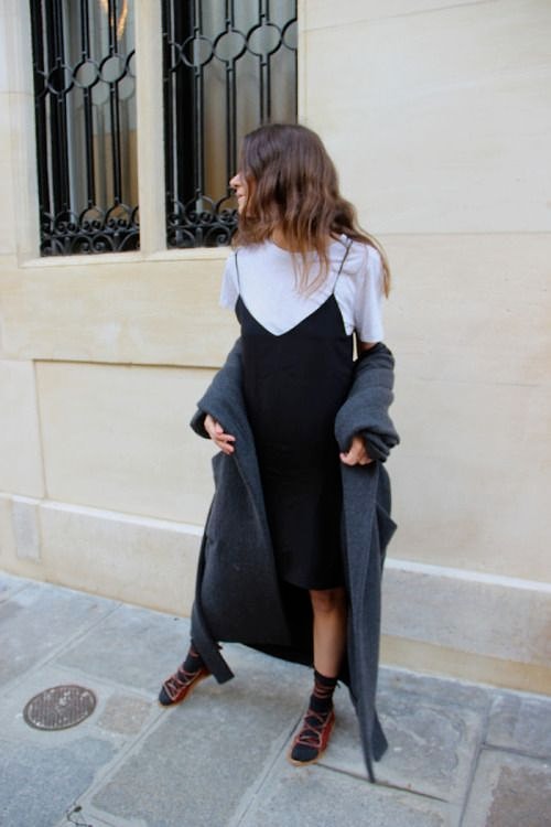 Power couple : Slip dresses and white t-shirts!