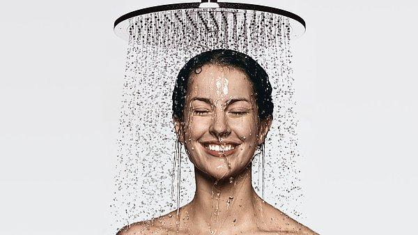 1. Sıcak suyla duş alın